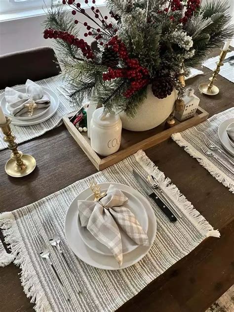 15 Christmas Napkin Folding Ideas to Transform Your Holiday Tablescape