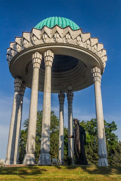 Alisher Navoi Monument in Tashkent, Uzbekist Stock Photo - Image of landmark, monument: 223556242