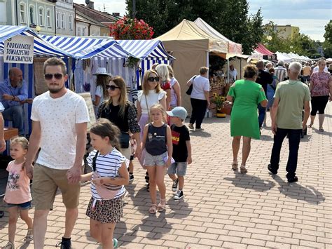 Niedzielne handlowanie na Jarmarku Dominikańskim w Tarnobrzegu