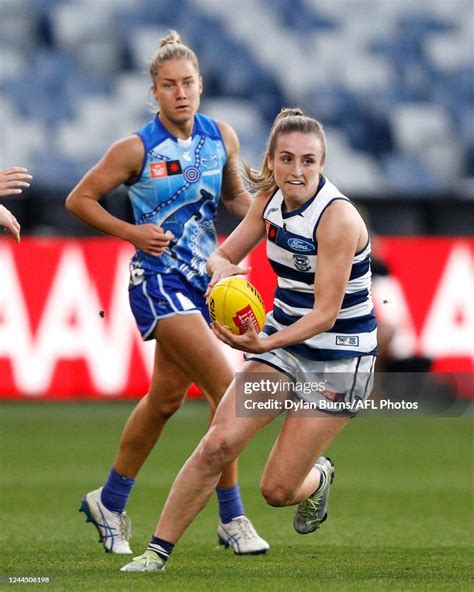 Amy Mcdonald Of The Cats In Action During The 2022 S7 Aflw First