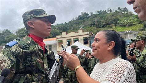 Soldados Del Batall N De Alta Monta A Recibieron Armas