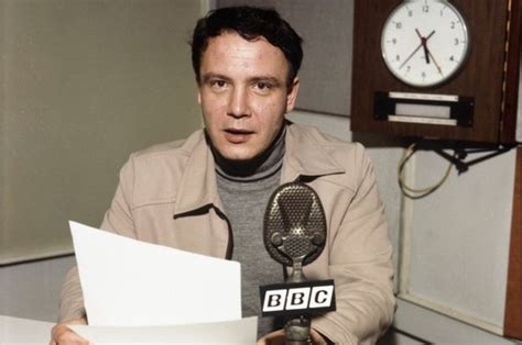 Vladimir Bukovsky Soviet Era Dissident Dies In Cambridge Bbc News