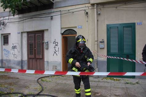 Incendio In Corso Calatafimi Anziano Si Ustiona E Perde La Casa La