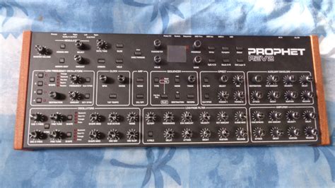 Prophet Rev Module Voix Dave Smith Instruments Audiofanzine