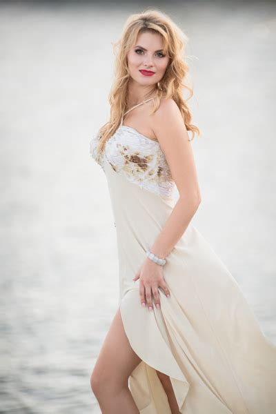 ID 73214 Aliona From Nikolaev Ukraine 38 Years Old Blonde Green Eyes