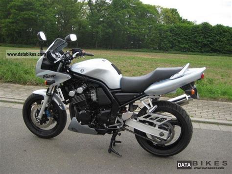 2002 Yamaha FZS 600 Fazer Moto ZombDrive