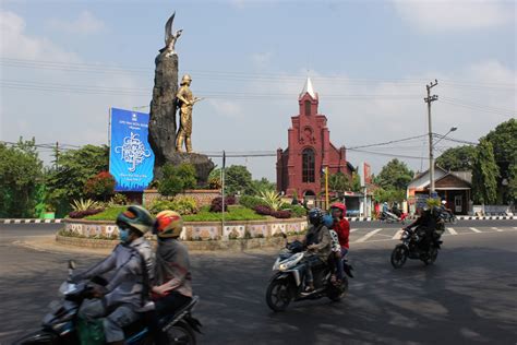 Kota Kediri Kota Industri Dan Perdagangan Dalam Jejak Sejarah Kerajaan