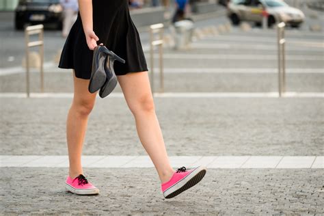 Trucos Para Caminar Todo El D A En Tacones Sin Que Te Duelan Los Pies