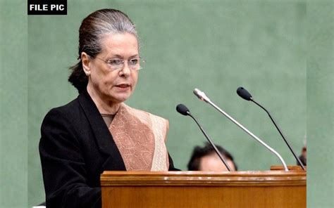 Cwc Picks Sonia Gandhi As Interim Chief Of Congress