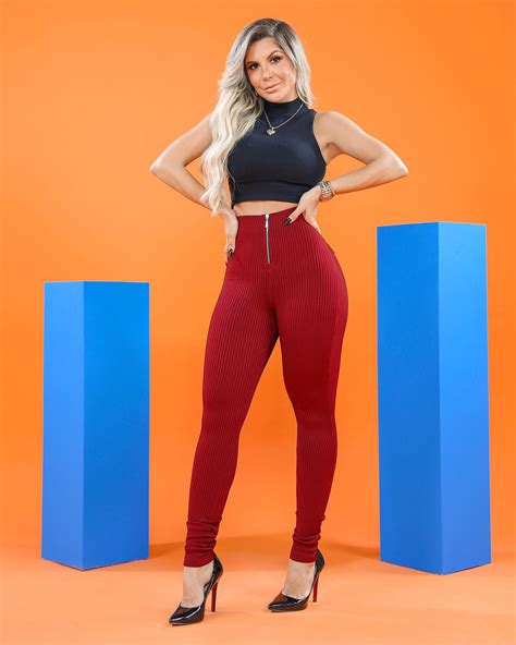 Calça Feminina Modeladora Empina Bumbum Vermelha