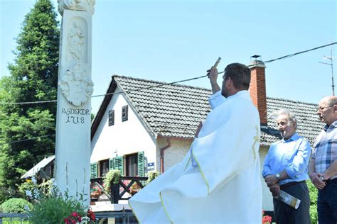 FOTO Blagoslovljen Obnovljeni Pil Presvetog Trojstva U Cvetkovcu