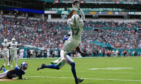 Dolphins WR Jaylen Waddle’s top plays from 2023