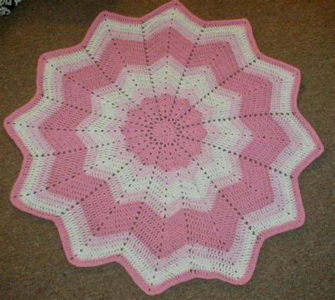 Karens Crocheted Garden Of Colors Pink And White Point Round Ripple