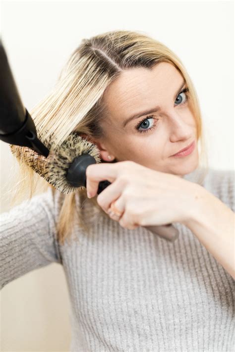 How To Do A Blowout At Home On Short Hair | Poor Little It Girl