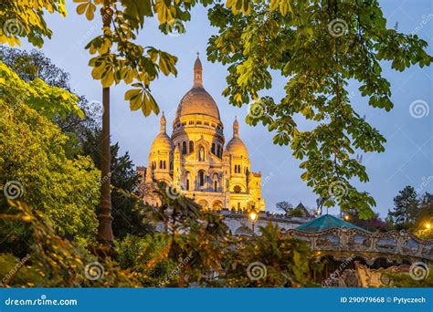 The Basilica Of Sacre Coeur De Montmartre By Night Stock Photo Image