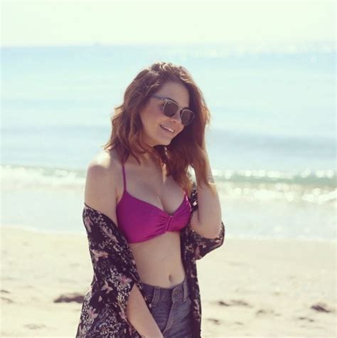 Hot Sexy Karol Pinheiro Bikini Pics