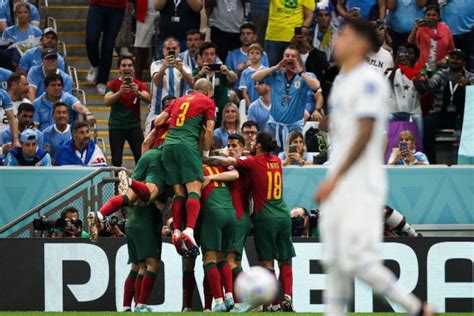 Primeiro Golo De Portugal Frente Ao Uruguai Atribuído A Bruno Fernandes