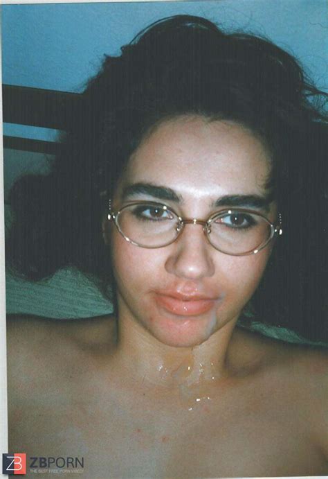 SUPER NAUGHTY HOUSEWIFE SIMONA ZB Porn