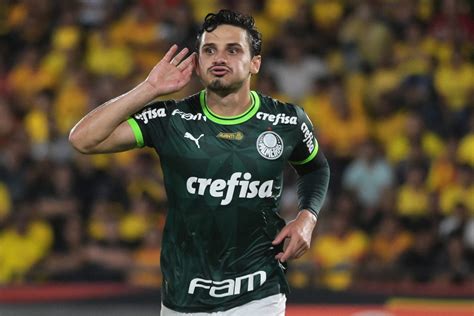 Jornal Espanhol Coloca Raphael Veiga Do Palmeiras Na Mira Do Barcelona