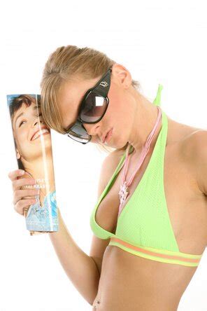 Amateur Girl VG Porn Pic