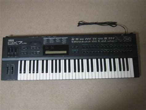 Yamaha Dx Ii Fd Digital Programmable Algorithm Synthesizer Keyboard