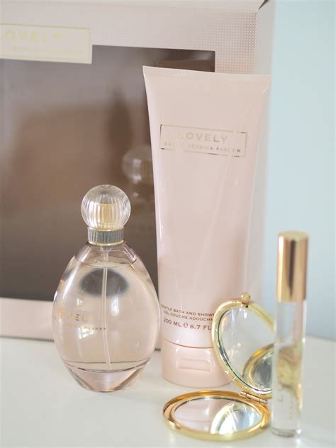 Lovely Perfume By Sarah Jessica Parker Review | Áine Tagon