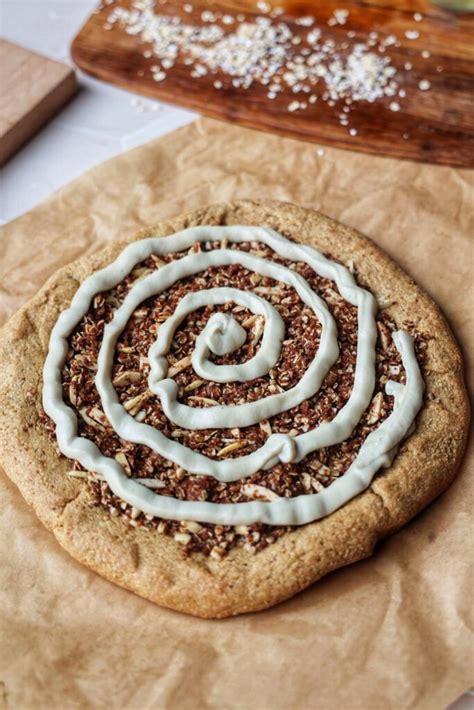 Cinnamon Streusel Dessert Pizza