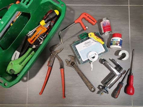 10 must have items in your Home DIY Plumbing Repair Kit - Blog