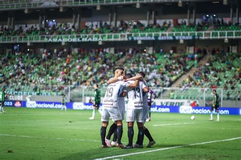 Em Jogo De Sete Gols Gr Mio Vira Sobre Am Rica Mg E Volta A Vencer