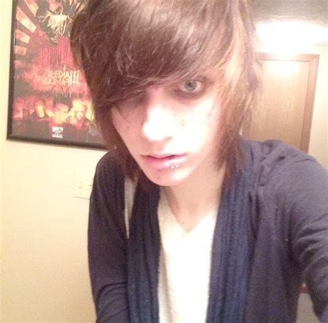 Pin By 3 On My Bbgs Gfs HFJKAHFKJHASDKJFHDSKJF Johnnie Guilbert Emo