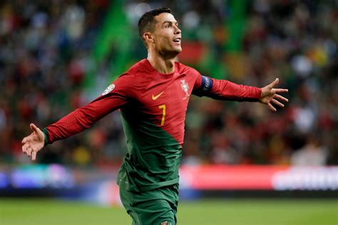 Cristiano Ronaldo Dublă La Naționala Portugaliei și încă Două