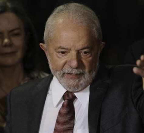 Lula ignora pressões para revelar nomes de futuros Ministros PaiPee