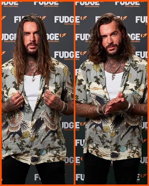 TOWIE's Pete Wicks gets his long locks chopped off in huge hair ...