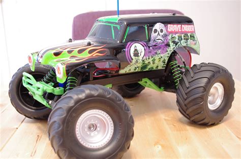 Grave Digger Monster Truck Wallpaper Wallpapersafari