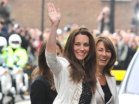 Kate Middleton Didnt Resist Her Mom Caroles Plans To Get Her Close