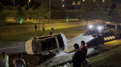 Bariyerlere çarpan otomobil takla attı Son Dakika Haberleri