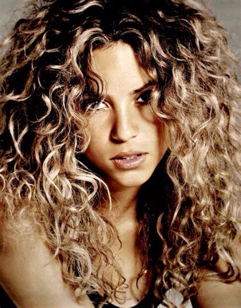 Shakira Curly Hair Styles Shakira Hair Hair Styles