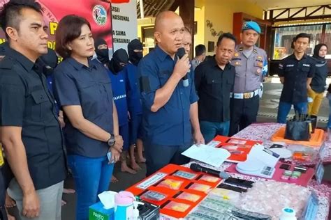 Polres Cimahi Tangkap Orang Barbuk Ratusan Gram Sabu Ganja Dan