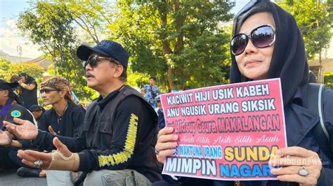 Buntut Ucapan Arteria Dahlan Suara Pdip Di Jabar Diprediksi Merosot