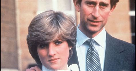 La Princesse Diana Et Le Prince Charles Lors De Leurs Fiançailles Le 24