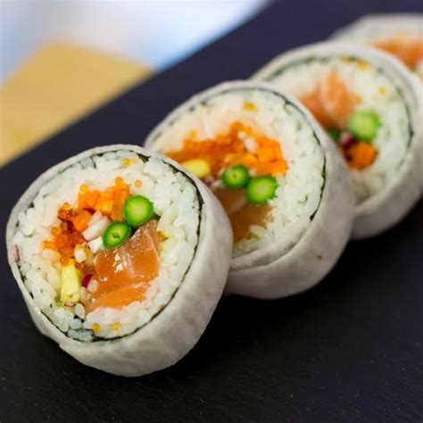 Futo Maki Roll Sushi Suki