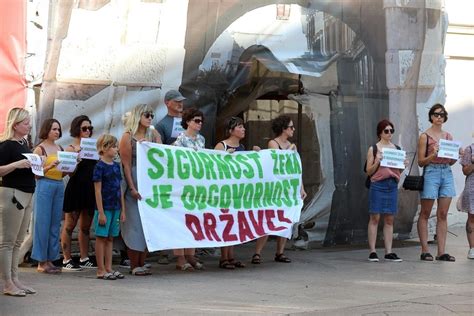 Foto Ene Diljem Hrvatske Prosvjedovale Zbog Brutalnog Ubojstva Nizame