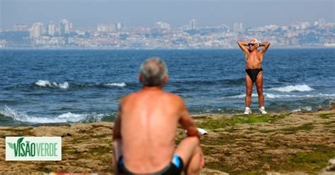 Vis O Praia Da Parede Em Cascais Interdita A Banhos