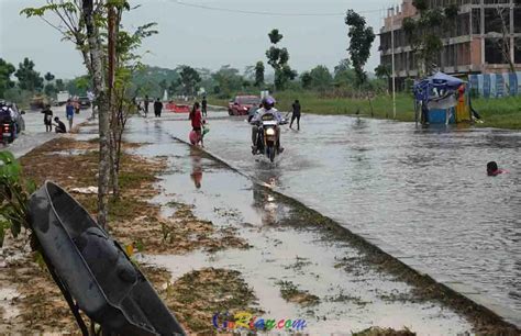 GoRiau Rusak Parah Akibat Banjir Pemprov Riau Akan Perbaiki Jalan