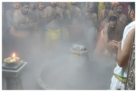 Watch Priests Perform ‘bhasma Aarti At Mahakaleshwar Temple On First Monday Of Sawan