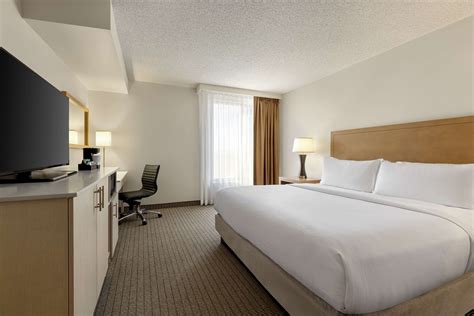 Embassy Suites by Hilton Denver International Airport - Hours of