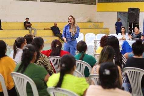 Karla Pimentel sanciona novo PCCR e reajusta salários de professores de