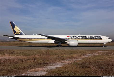 V Sws Singapore Airlines Boeing Er Photo By Mario Ferioli Id