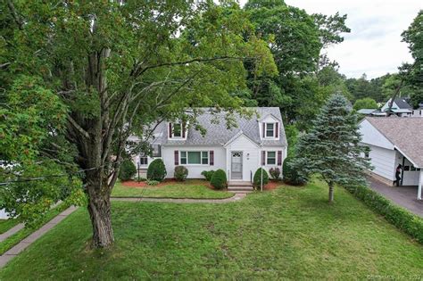 25 Fernwood Rd Southwick Ma 01077 Mls 170590181