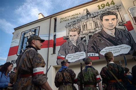 Warszawa Bp Lechowicz Po Wi Ci Mural Upami Tniaj Cy Gen Dyw Janusza